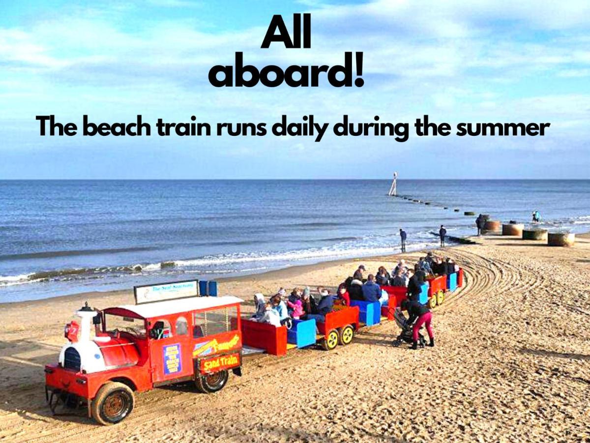 Romantic Lakeside Cottage By The Beach! With Super Cosy Log Burner! The Perfect Escape To Your Home From Home By The Sea! So Relaxing - You Won'T Want To Leave! Pet Friendly! Mablethorpe Eksteriør billede