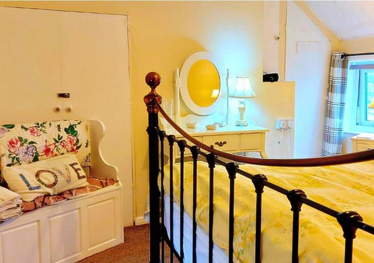 Romantic Lakeside Cottage By The Beach! With Super Cosy Log Burner! The Perfect Escape To Your Home From Home By The Sea! So Relaxing - You Won'T Want To Leave! Pet Friendly! Mablethorpe Eksteriør billede