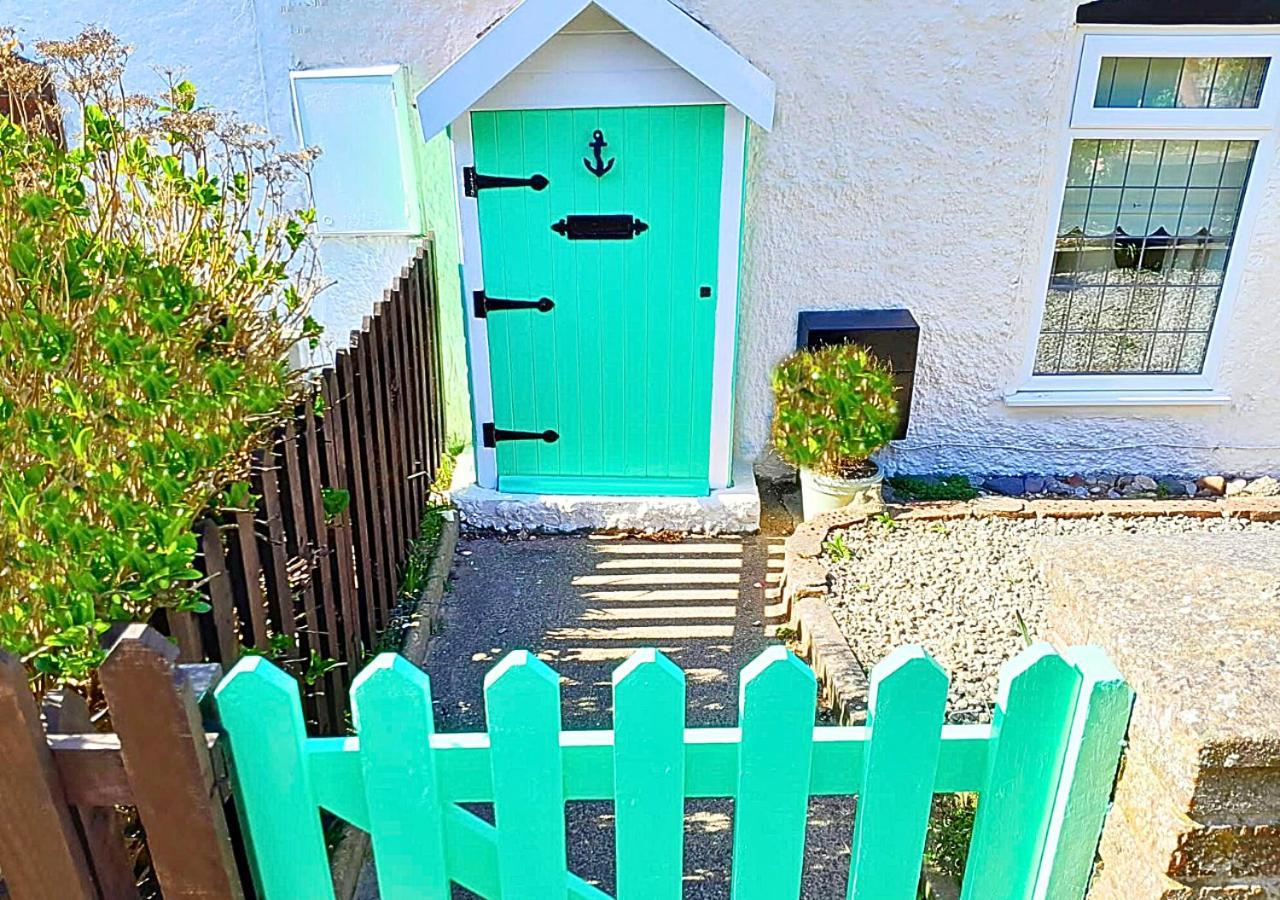 Romantic Lakeside Cottage By The Beach! With Super Cosy Log Burner! The Perfect Escape To Your Home From Home By The Sea! So Relaxing - You Won'T Want To Leave! Pet Friendly! Mablethorpe Eksteriør billede