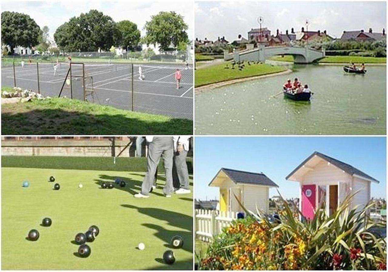 Romantic Lakeside Cottage By The Beach! With Super Cosy Log Burner! The Perfect Escape To Your Home From Home By The Sea! So Relaxing - You Won'T Want To Leave! Pet Friendly! Mablethorpe Eksteriør billede